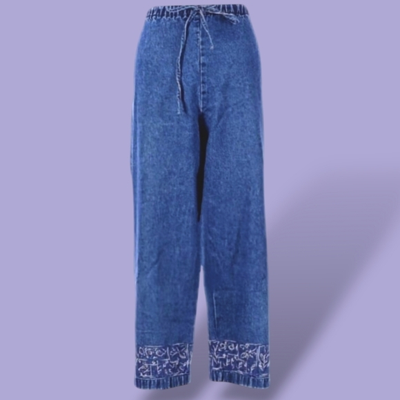 👖A.M.I. Tie Front Drawstring Pull-On Jeans with Embroidered Detail on Cuffs - Picture 1 of 9